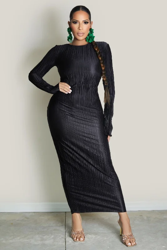 Long Sleeves Pleated Maxi Dress